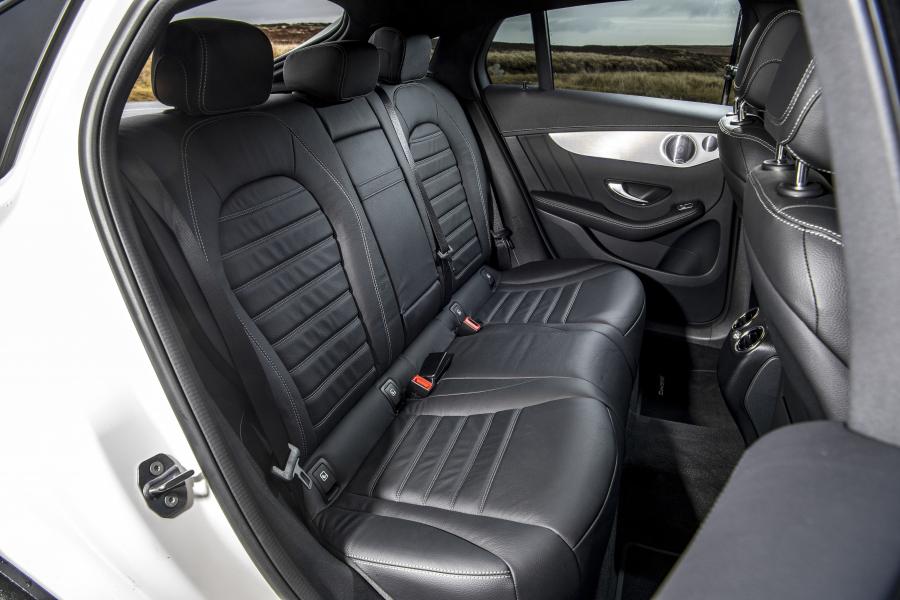 Интерьер Mercedes-AMG GLC43 4Matic Coupe (C253) 2019 года  (UK) (фото 29 из 69)